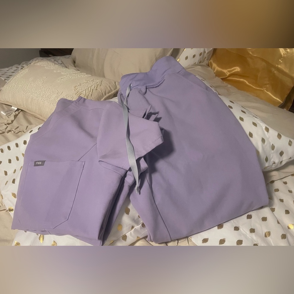 Figs scrubs